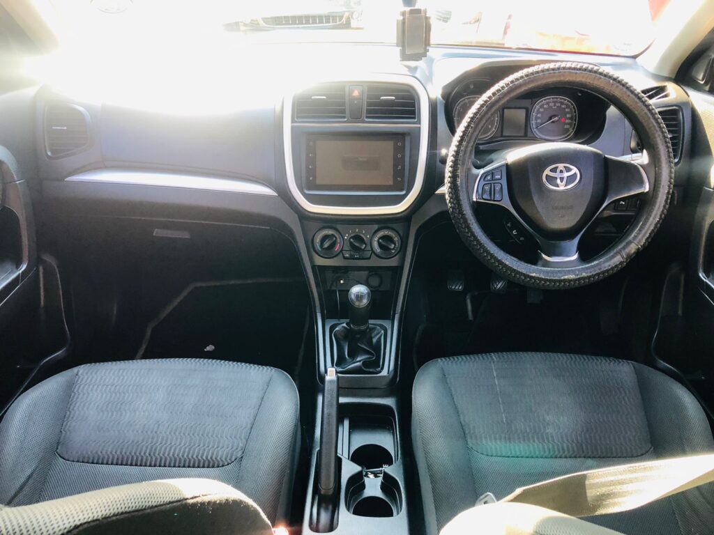 TOYOTA URBAN CRUISER