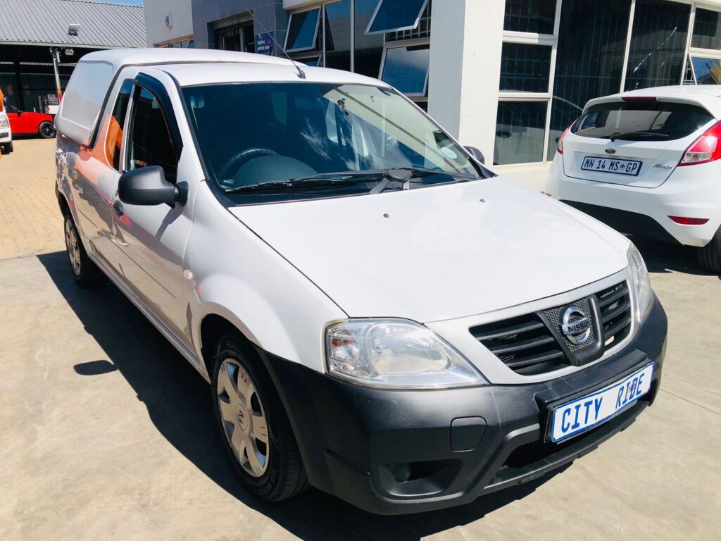 Nissan NP200