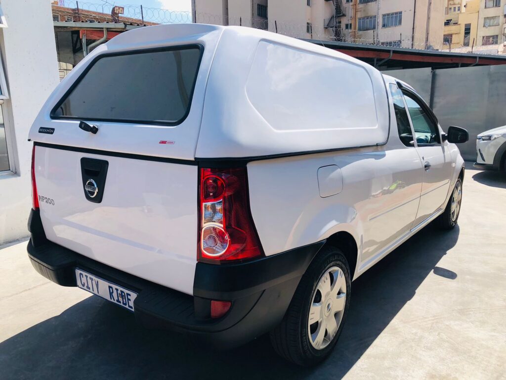 Nissan NP200