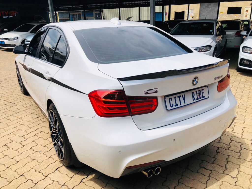 BMW 320i